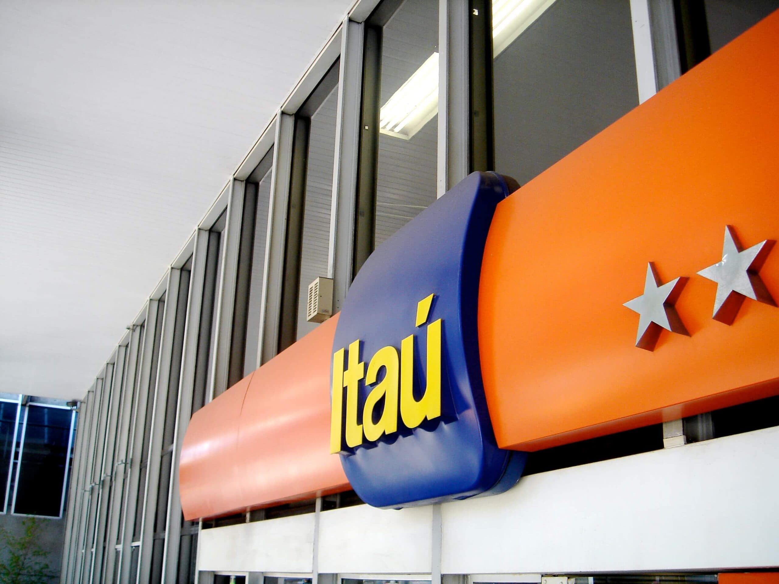 Itaú alerta para golpes na Black Friday - imagem destacada
