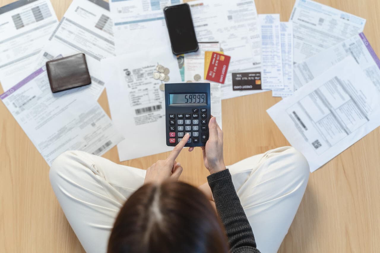 Como quitar dívidas com o banco e reorganizar as finanças - imagem destacada