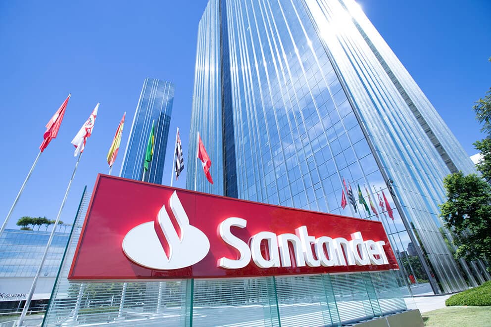 Inadimplência da pessoa física recua no Santander - imagem destacada