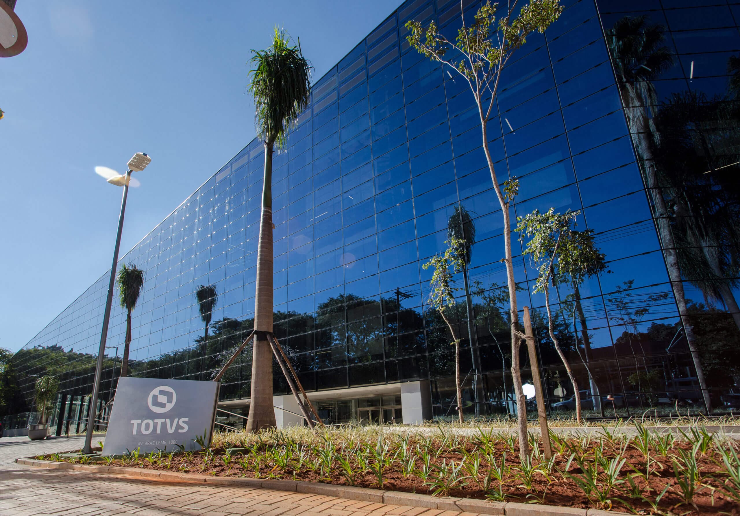 Data com dividendos da Totvs (TOTS3) - imagem destacada