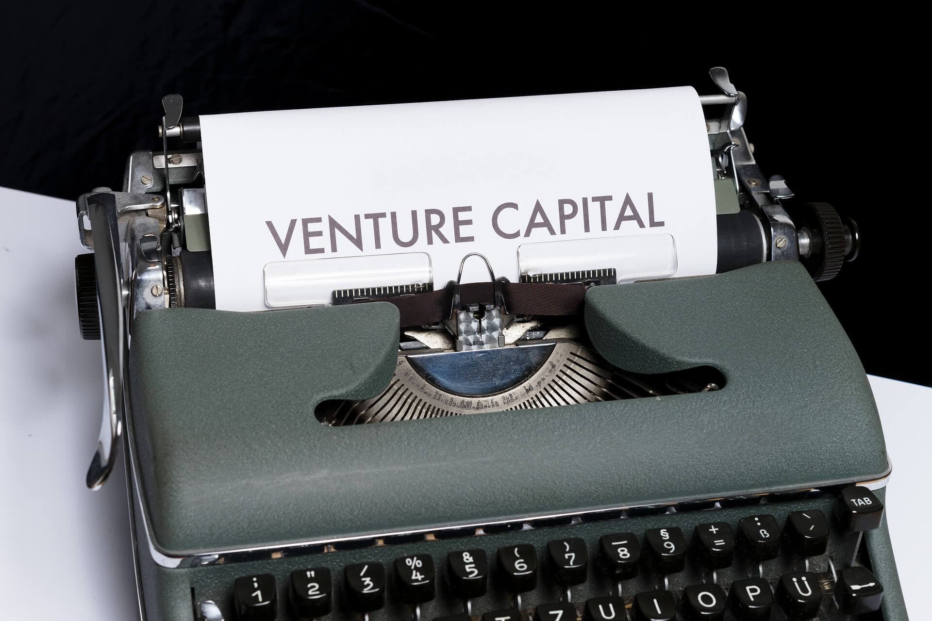 PEVC11: Conheça o ETF que investe em private equity e venture capital no exterior - imagem destacada