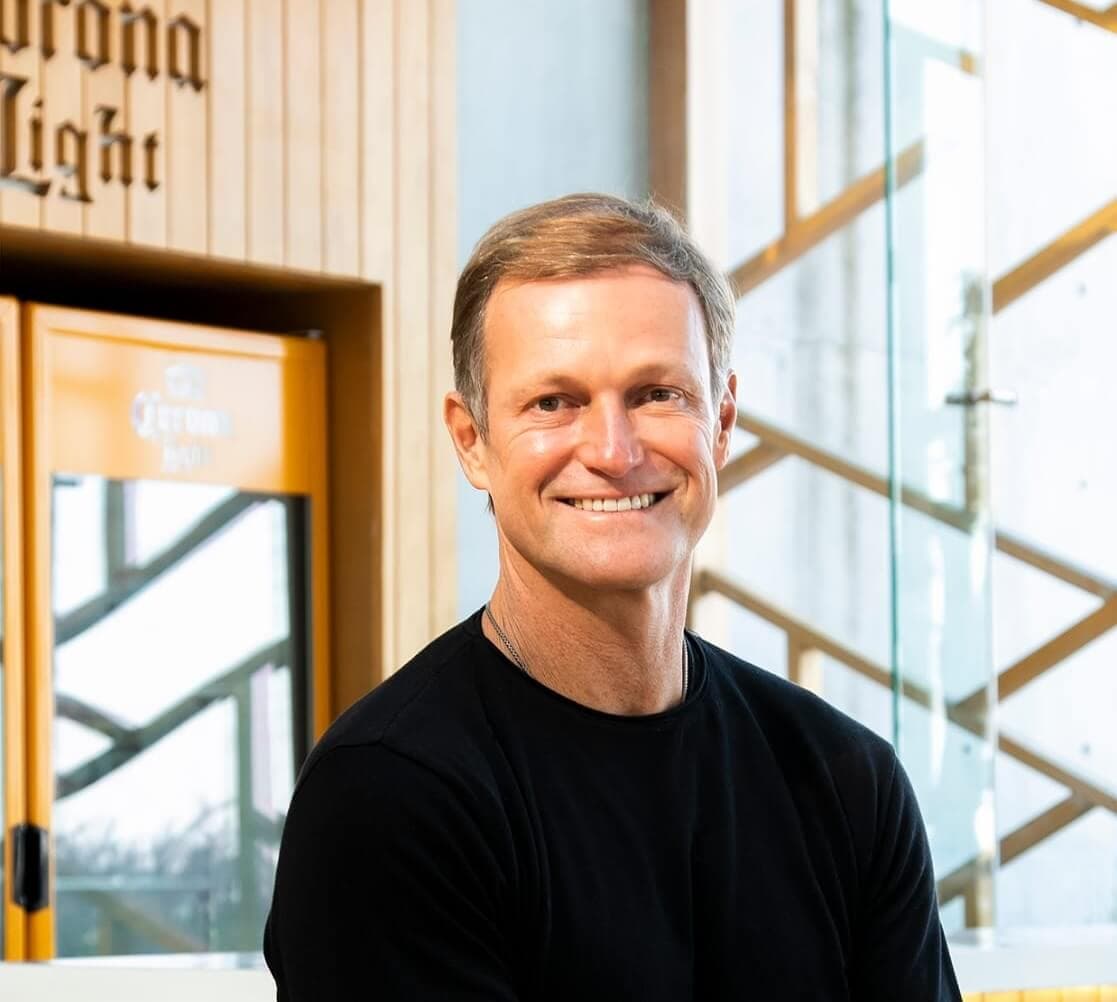 Quem é Carlos Lisboa, o novo CEO da Ambev? - imagem destacada